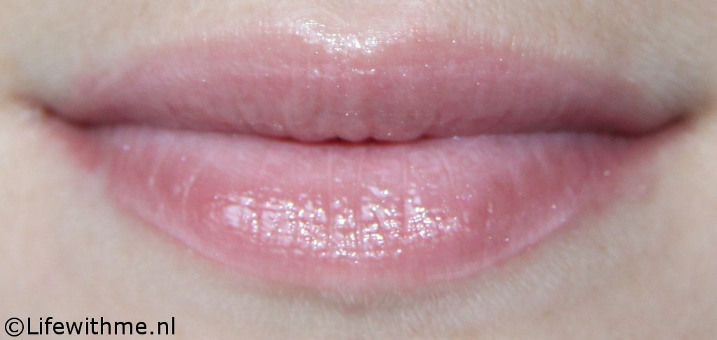 eveline cosmetics lipgloss sweet cream swatch