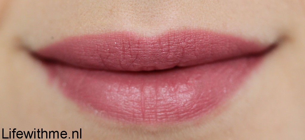 Mac brave swatch lipstick